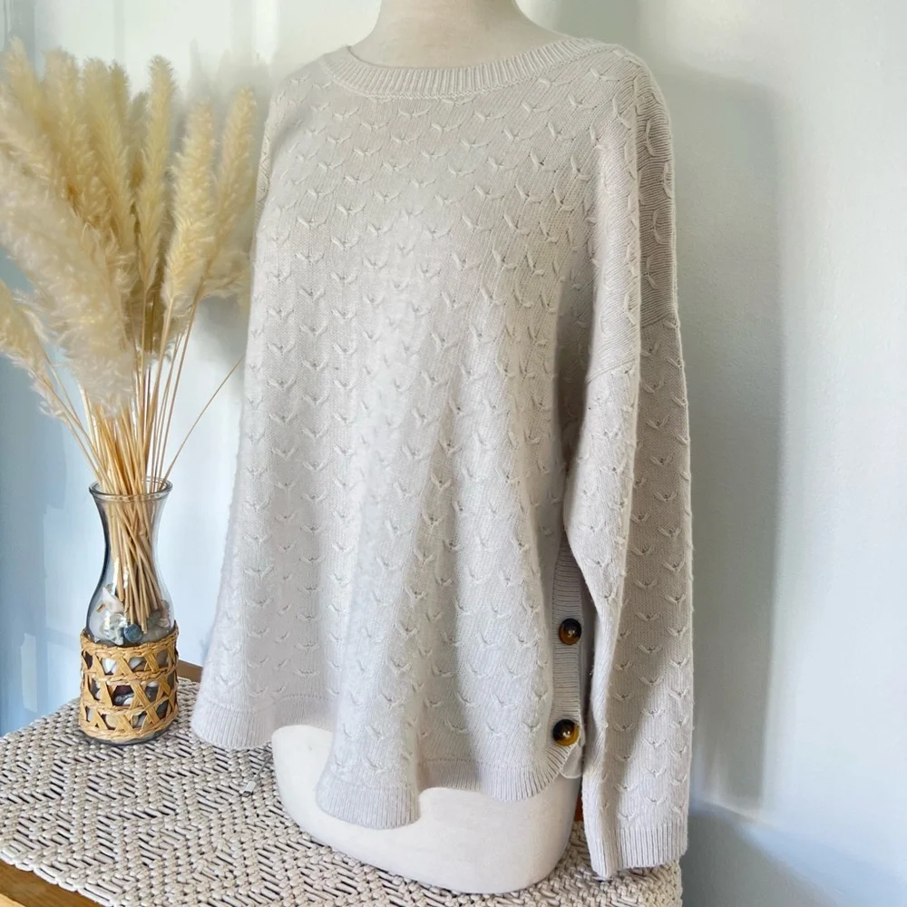 ✨SALE✨ Fat Face White sweater - Picture 2 of 8